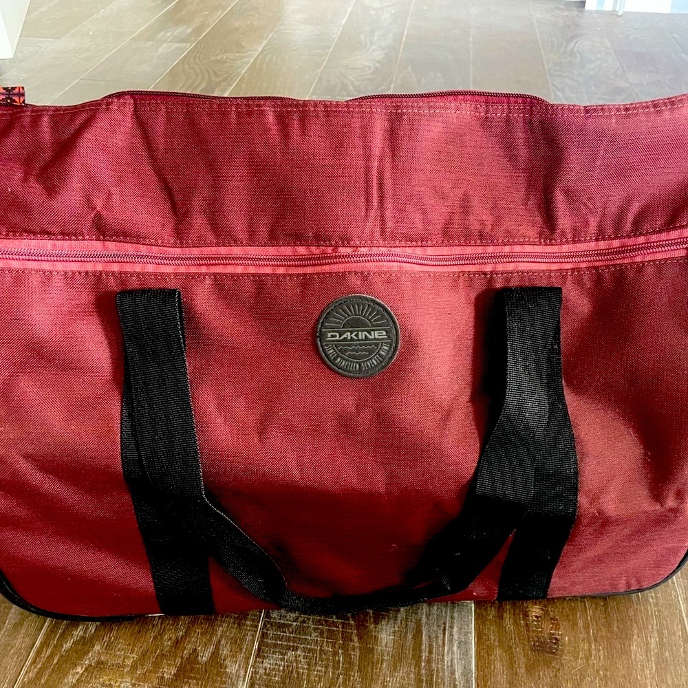 Dakine Split Roller 85L Carr on with wheels